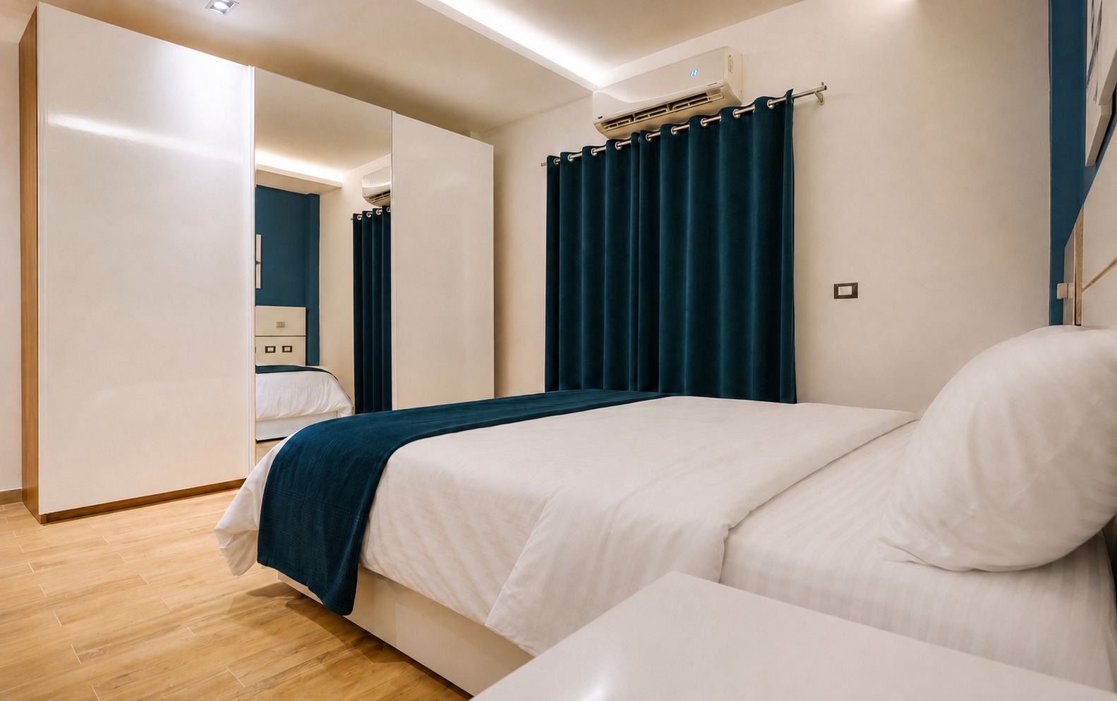 Standard 1BR Apt with Balcony near CFC, Cairo — photo 10 of 23