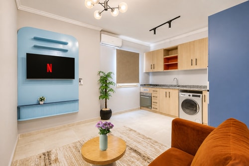 Retro Mint 2BR Apt, Lotus by Travelholic