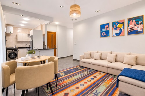 Spacious 3BR Apt for 7 near AUC, New Cairo