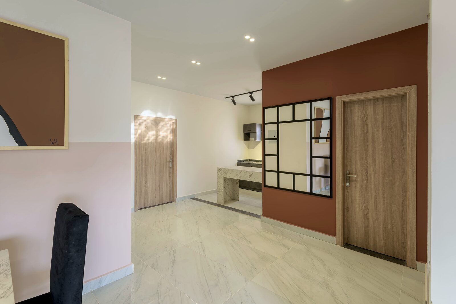 Terra Cotta 2BR Apt for 5 with Balcony — photo 3 of 22