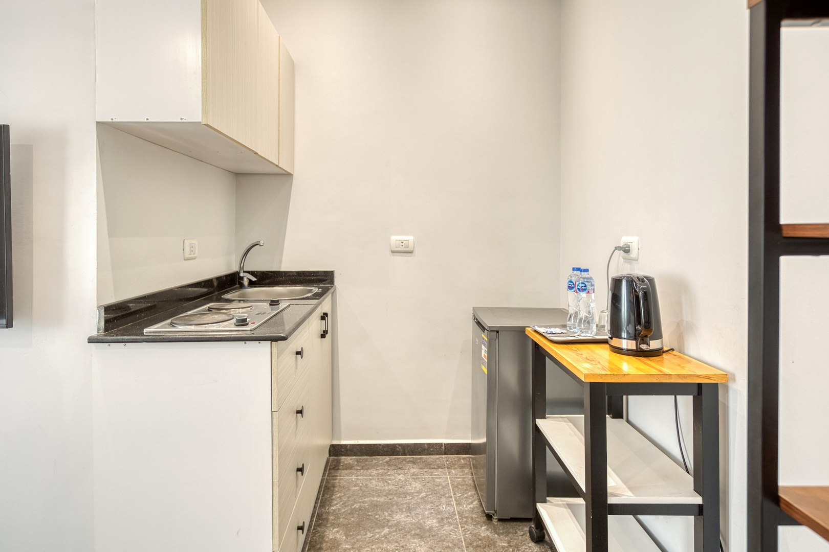 Compact Studio with Queen Bed near AUC — photo 4 of 15