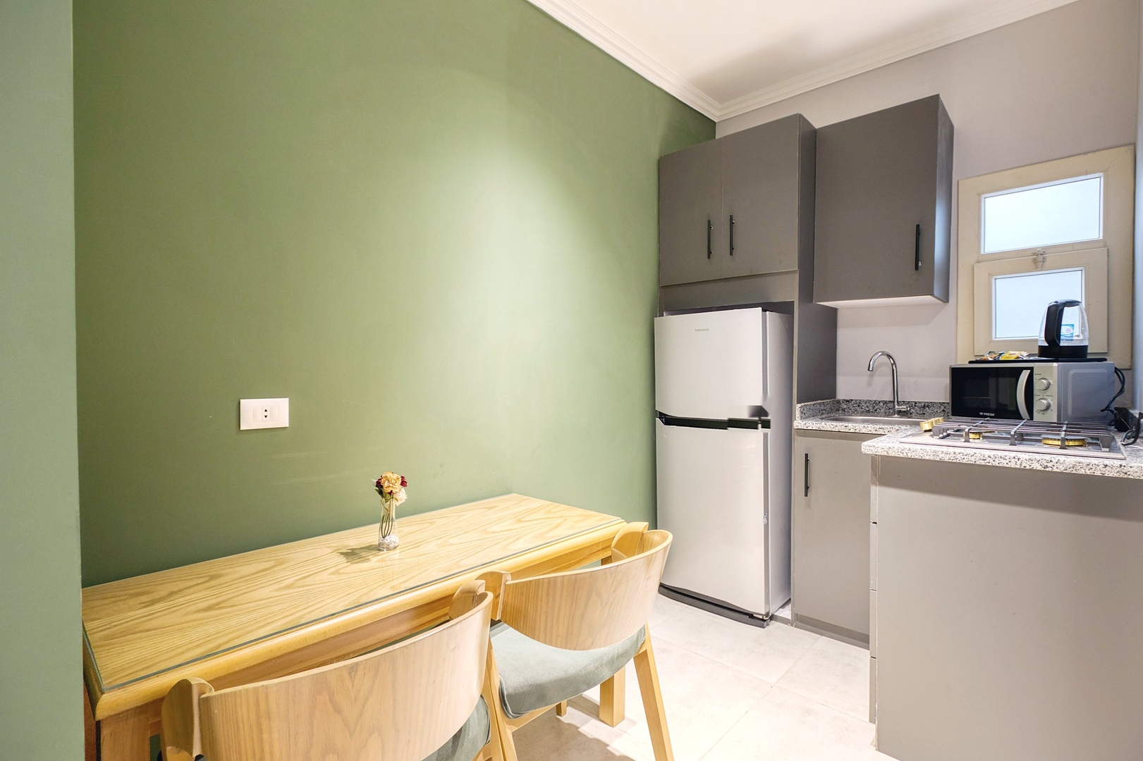Green Light 2BR Apt with Balcony — photo 4 of 15
