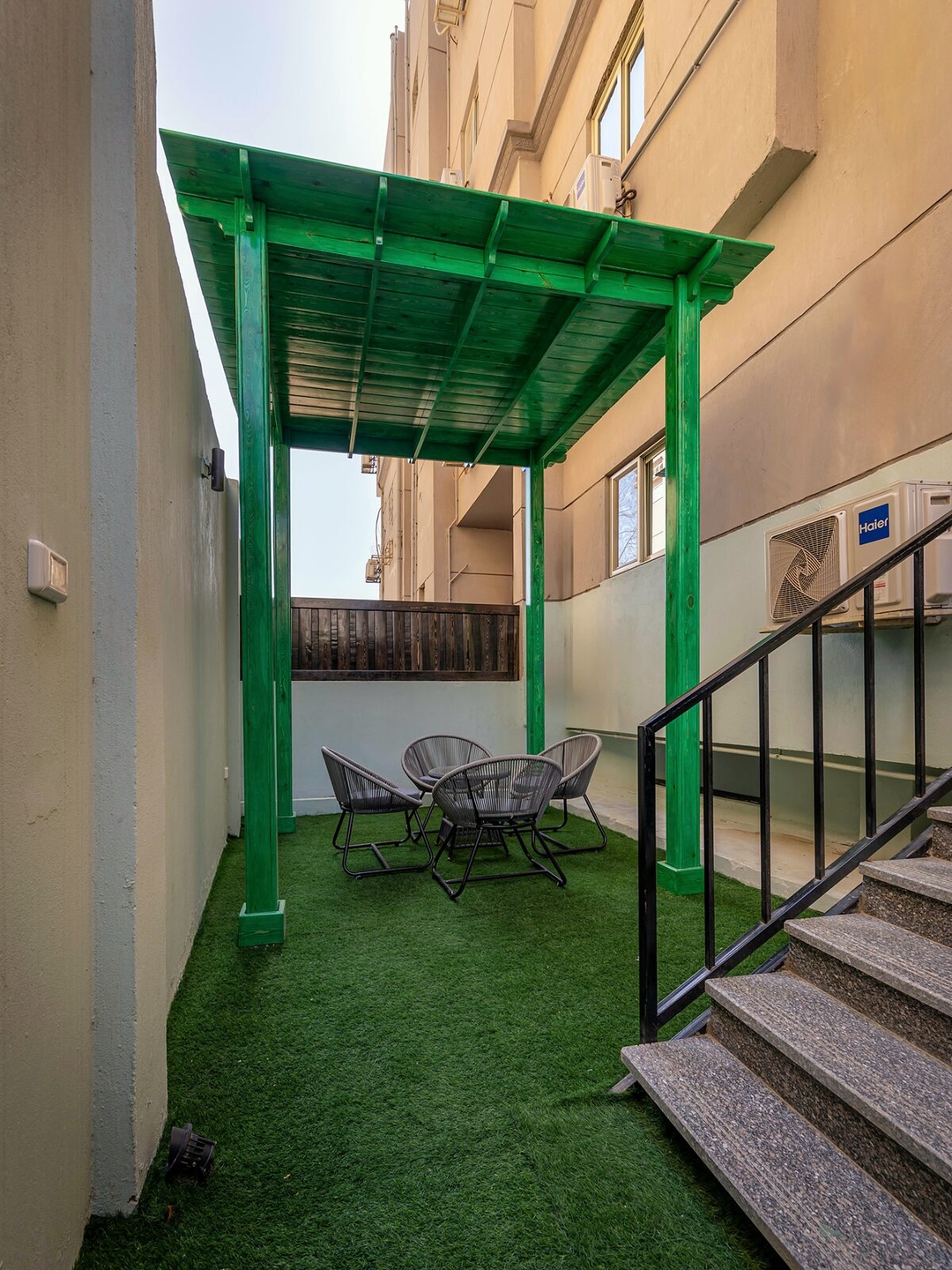 Mint Studio with 50sqm Private Garden — photo 7 of 11