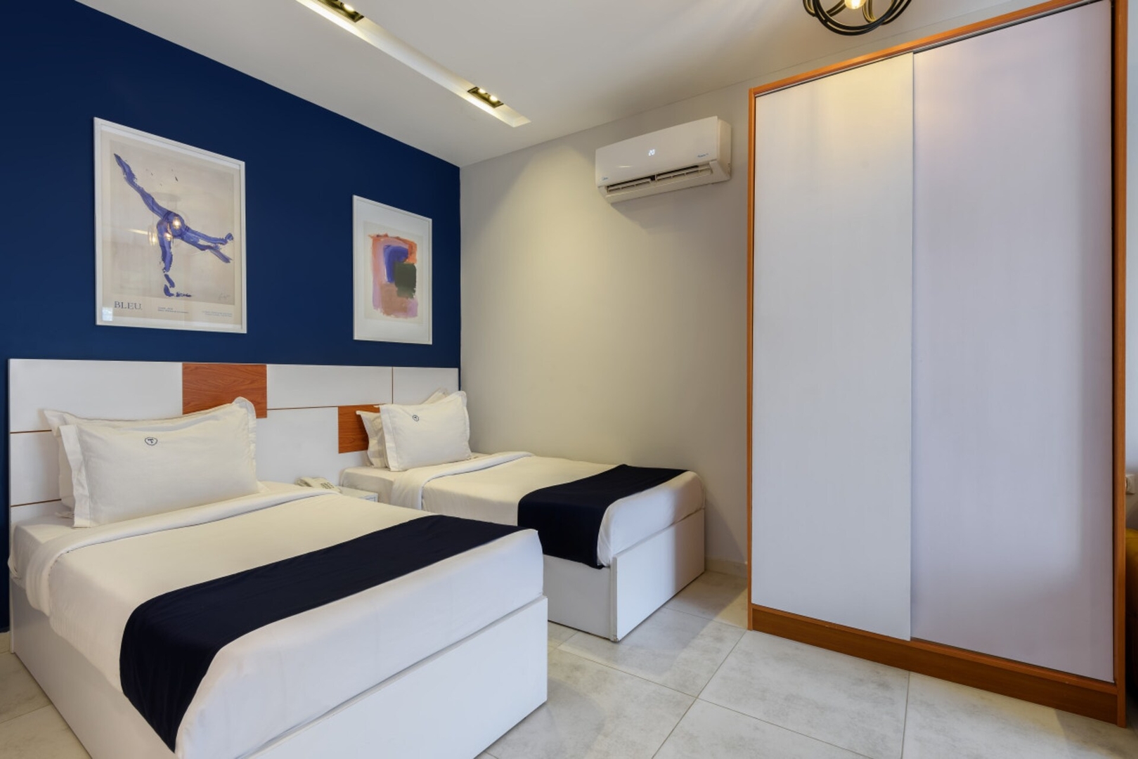 Travelholic home