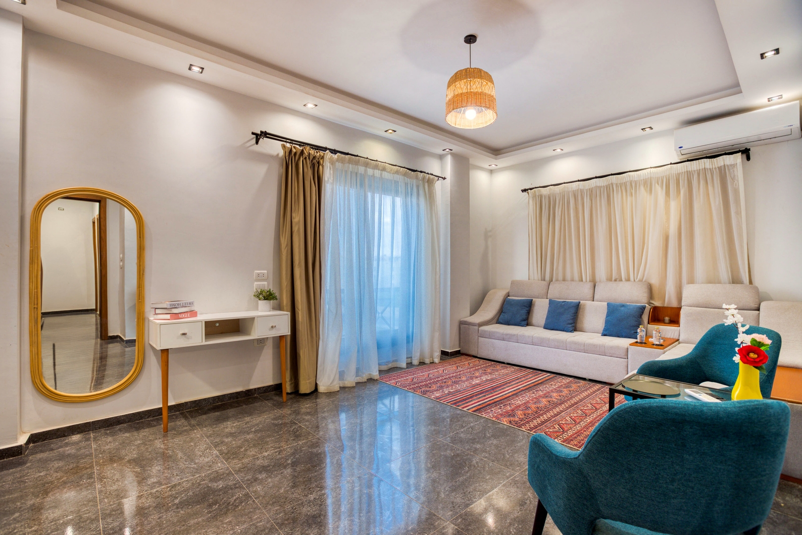Sunlit 2BR Apt for 5, 3 Baths, near AUC Cairo — photo 2 of 15