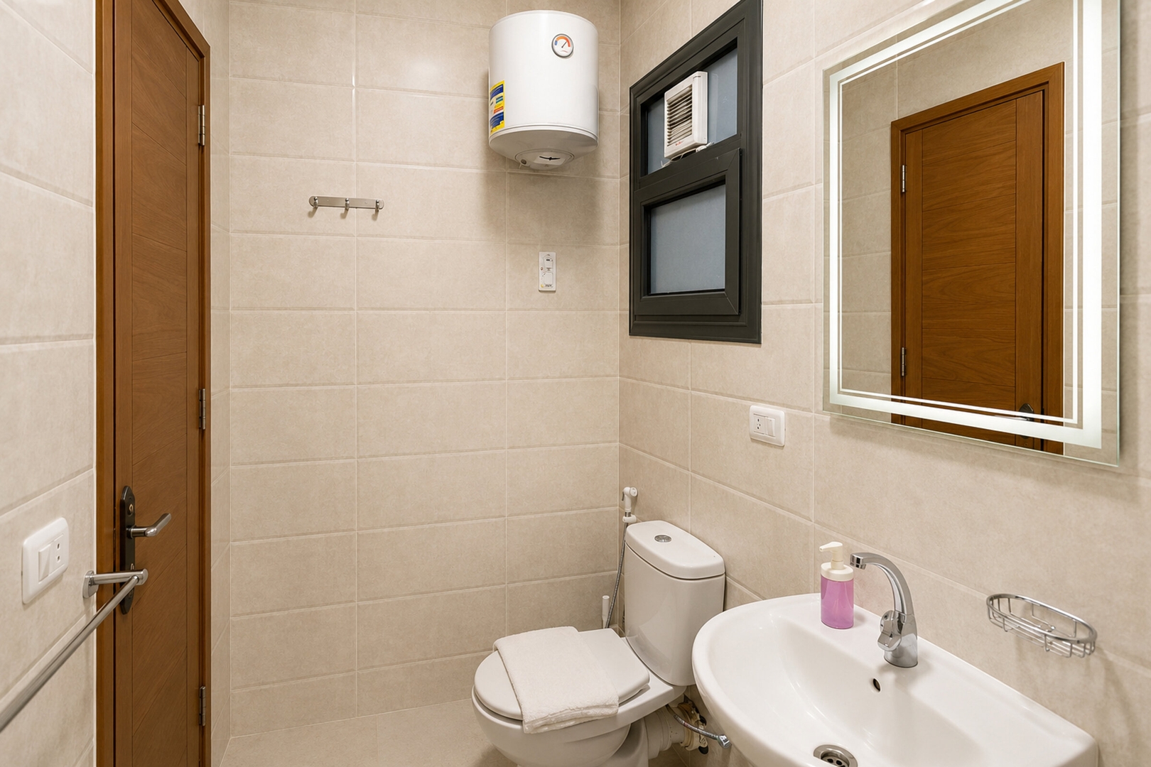 Compact Twin Studio near AUC — photo 8 of 15