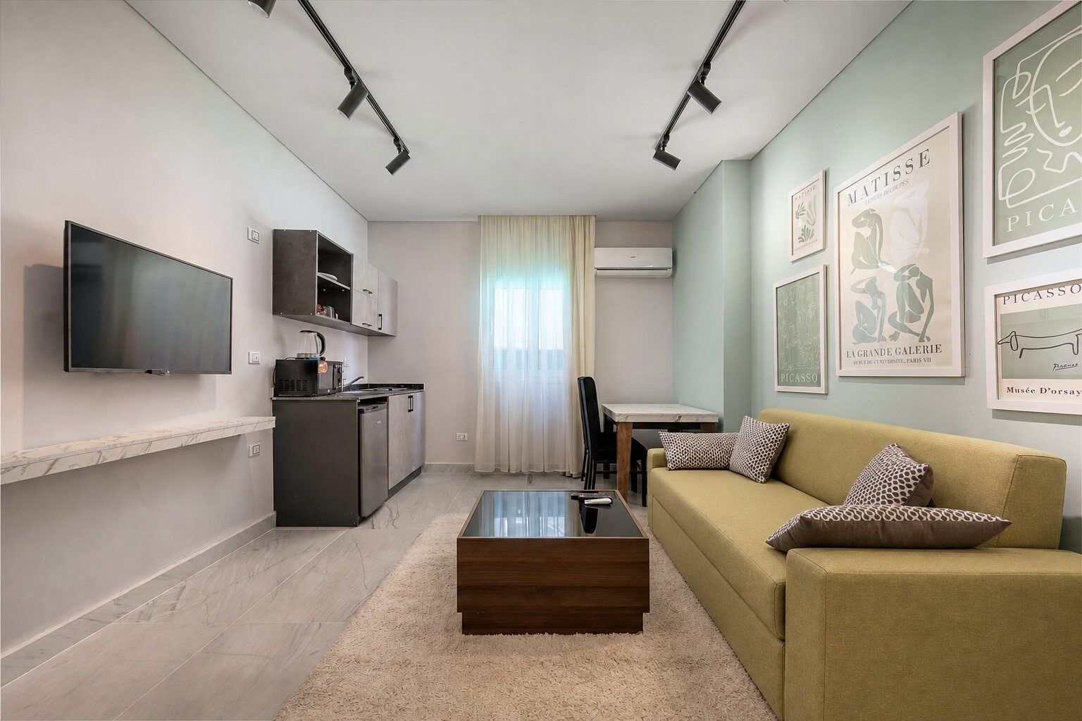 Mint Studio with 50sqm Private Garden — photo 2 of 11