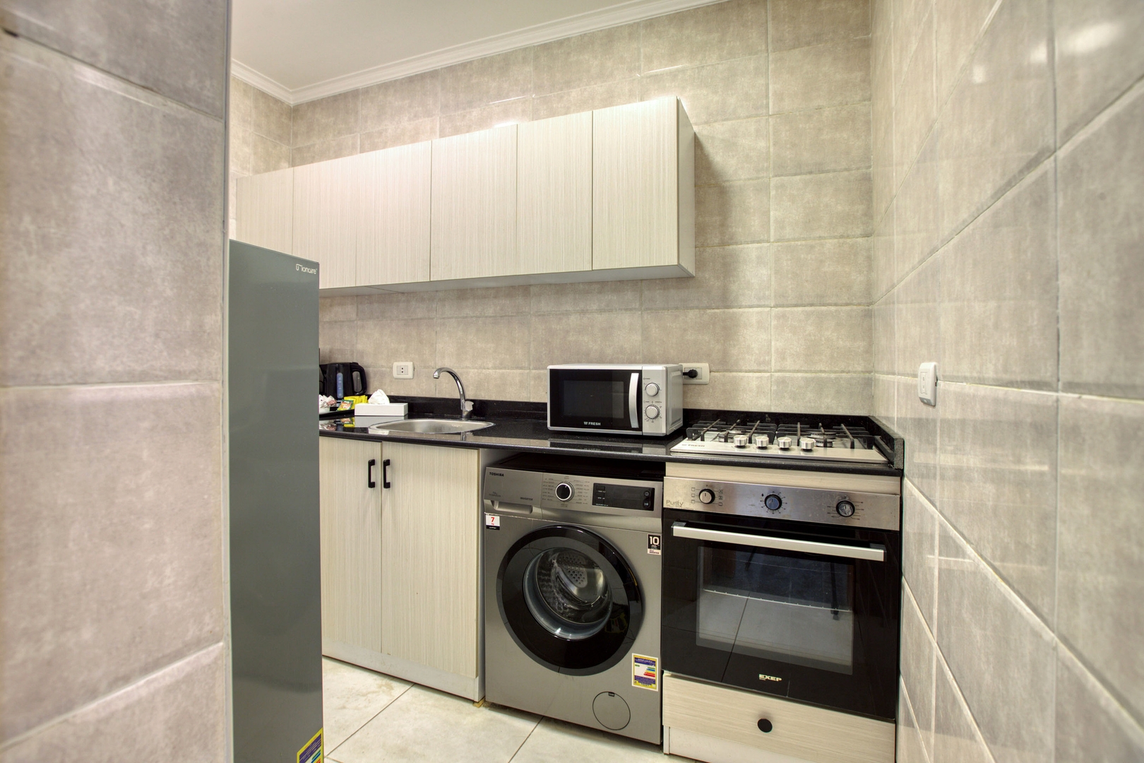 Sunlit 2BR Apt for 5, 3 Baths, near AUC Cairo — photo 8 of 15