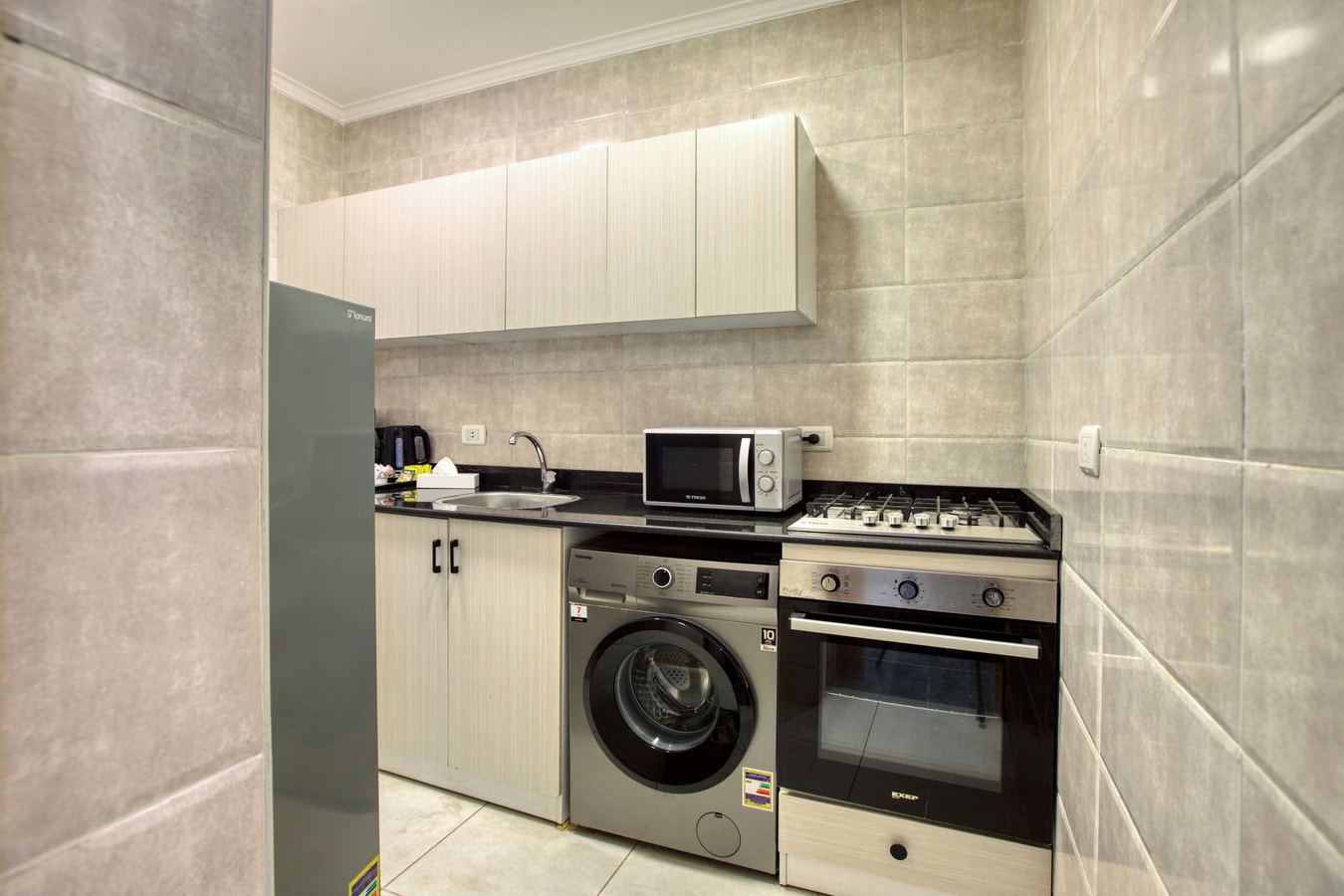 Sunlit 2BR Apt for 5, 3 Baths, near AUC Cairo — photo 8 of 15