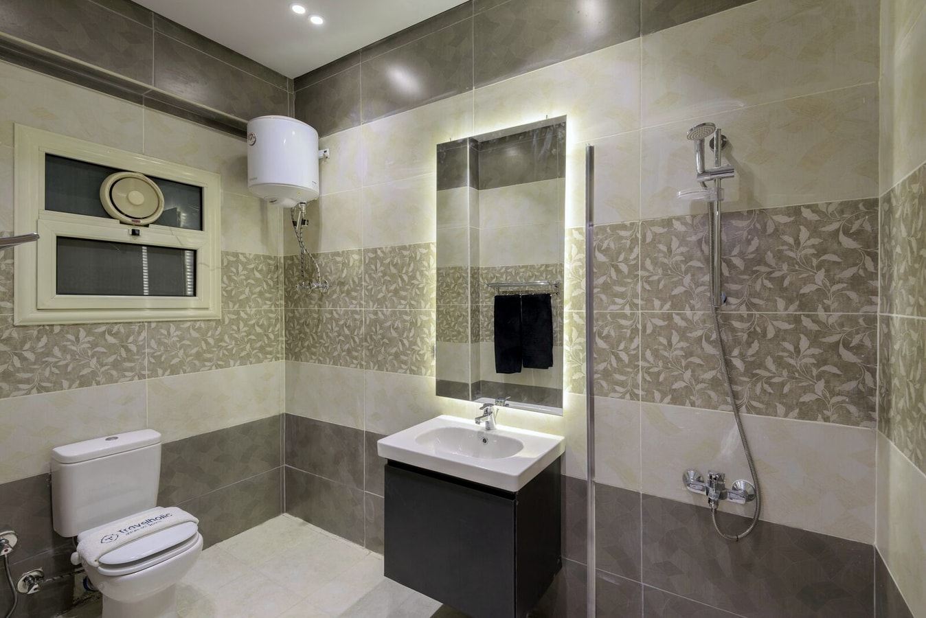 Blue & White 2BR Apt for 5, 2 Baths — photo 12 of 16