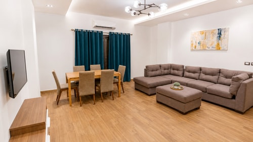 Standard 1BR Apt with Balcony near CFC, Cairo