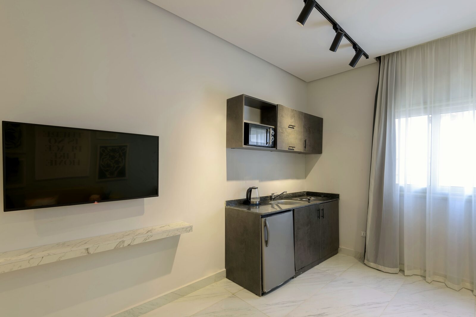 Greenish 1BR Apt on 90th Street — photo 4 of 15