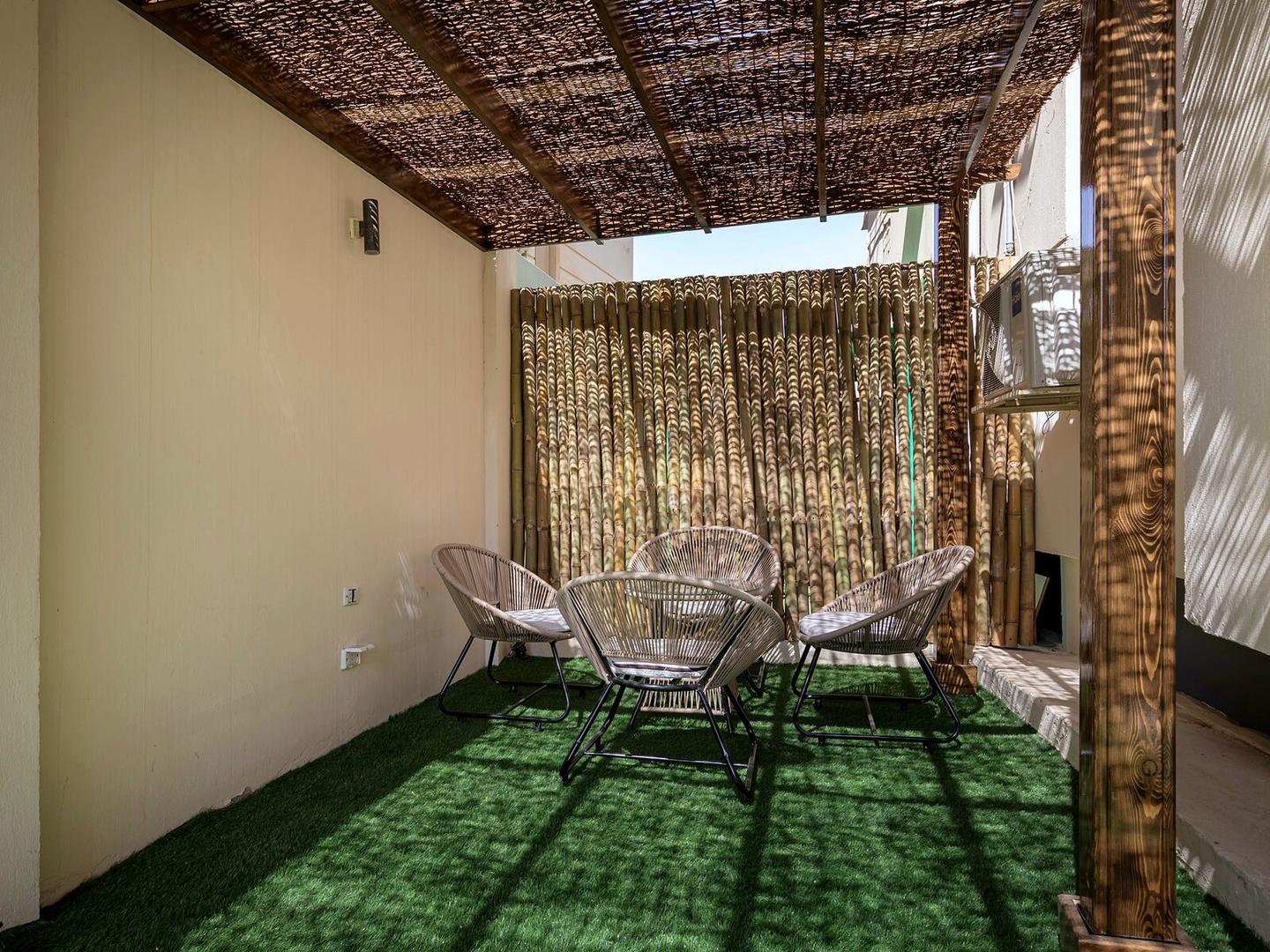 Boho Garden 2BR Apartment on 90th Street — photo 6 of 17