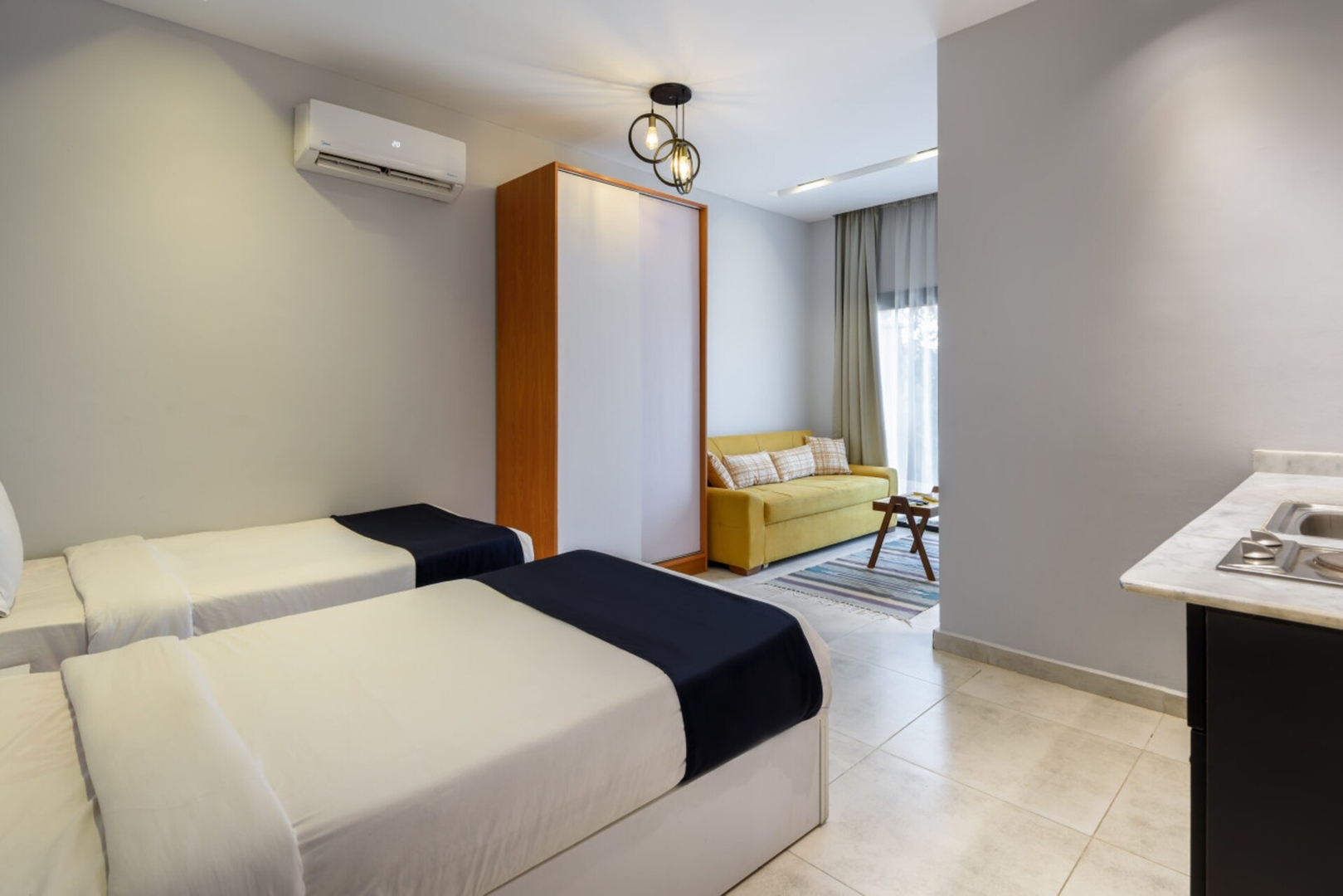 Travelholic home
