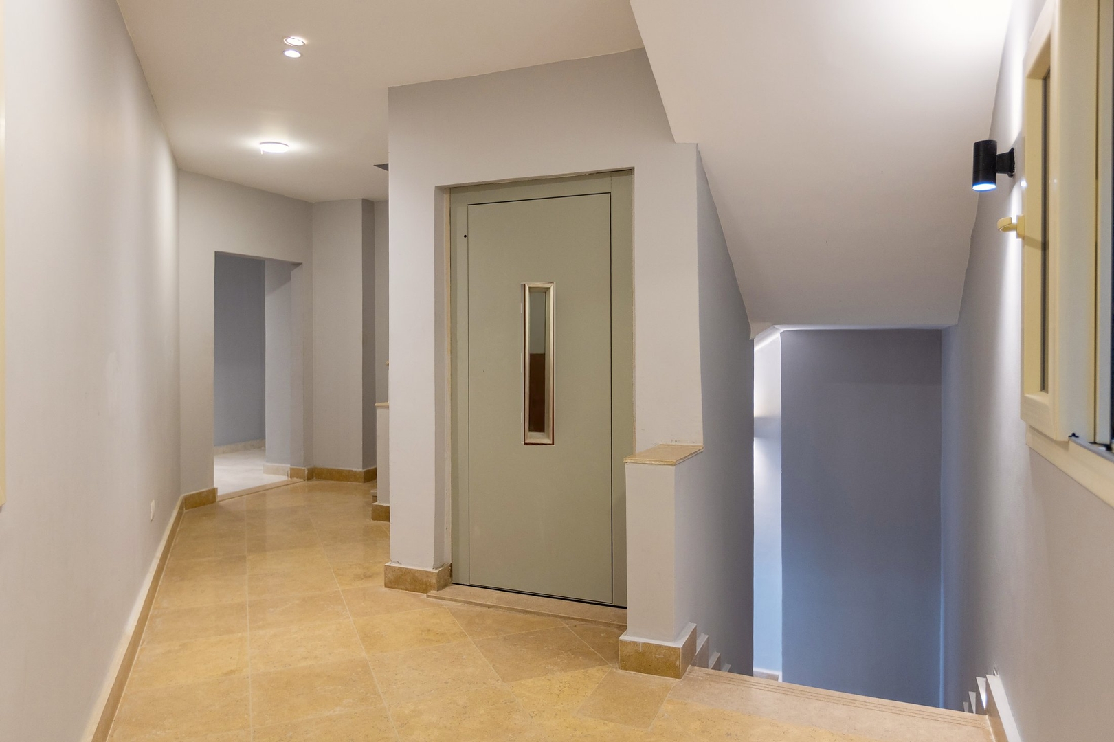 Green Light 2BR Apt with Balcony — photo 13 of 15