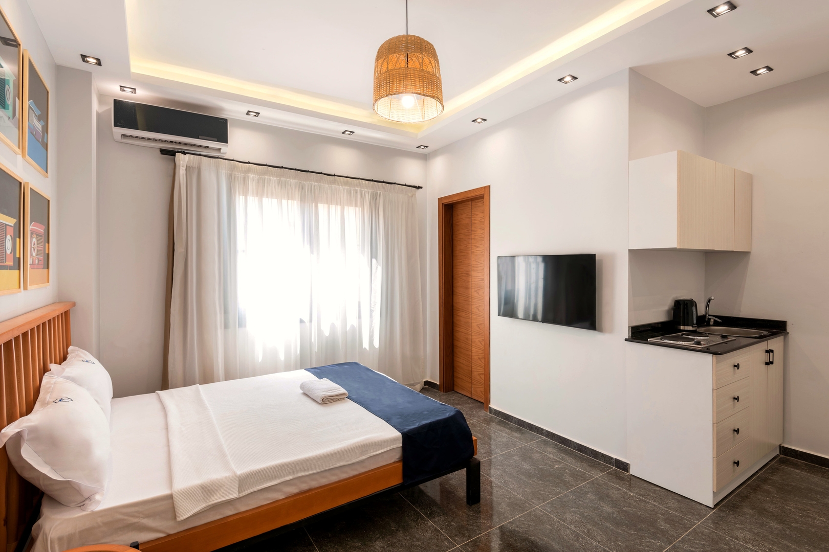 Compact Studio with Queen Bed near AUC — photo 12 of 15