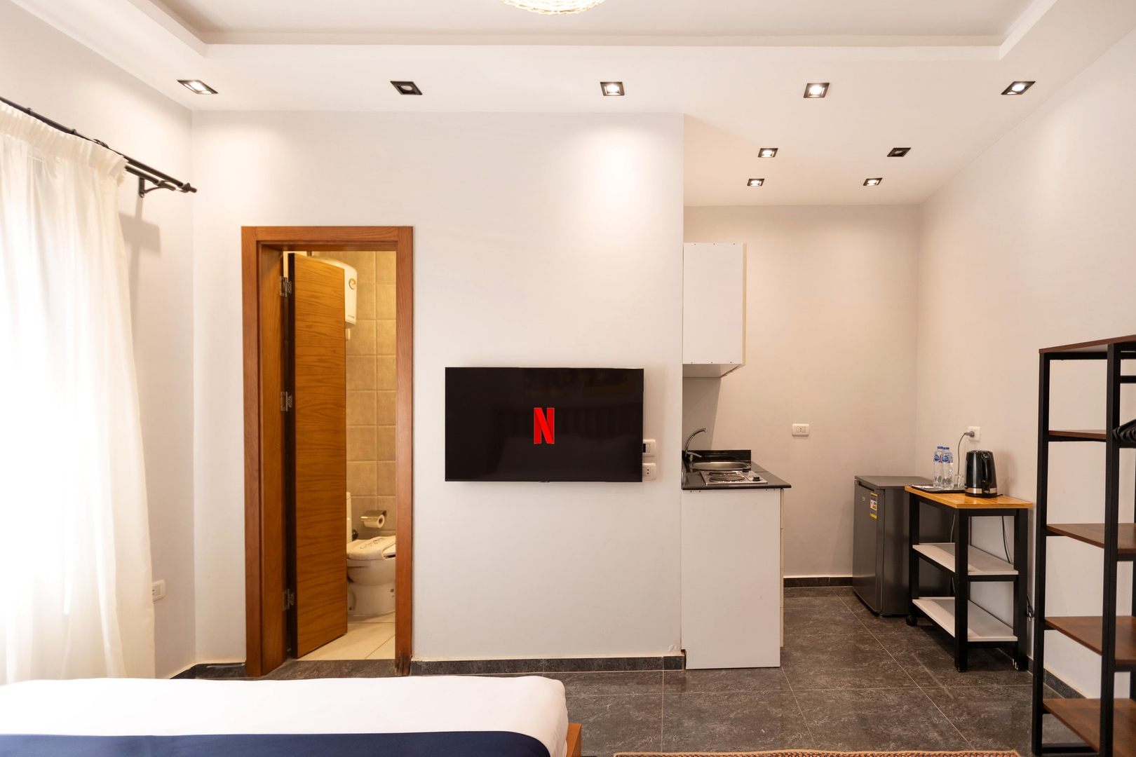 Compact Studio with Queen Bed near AUC — photo 5 of 15