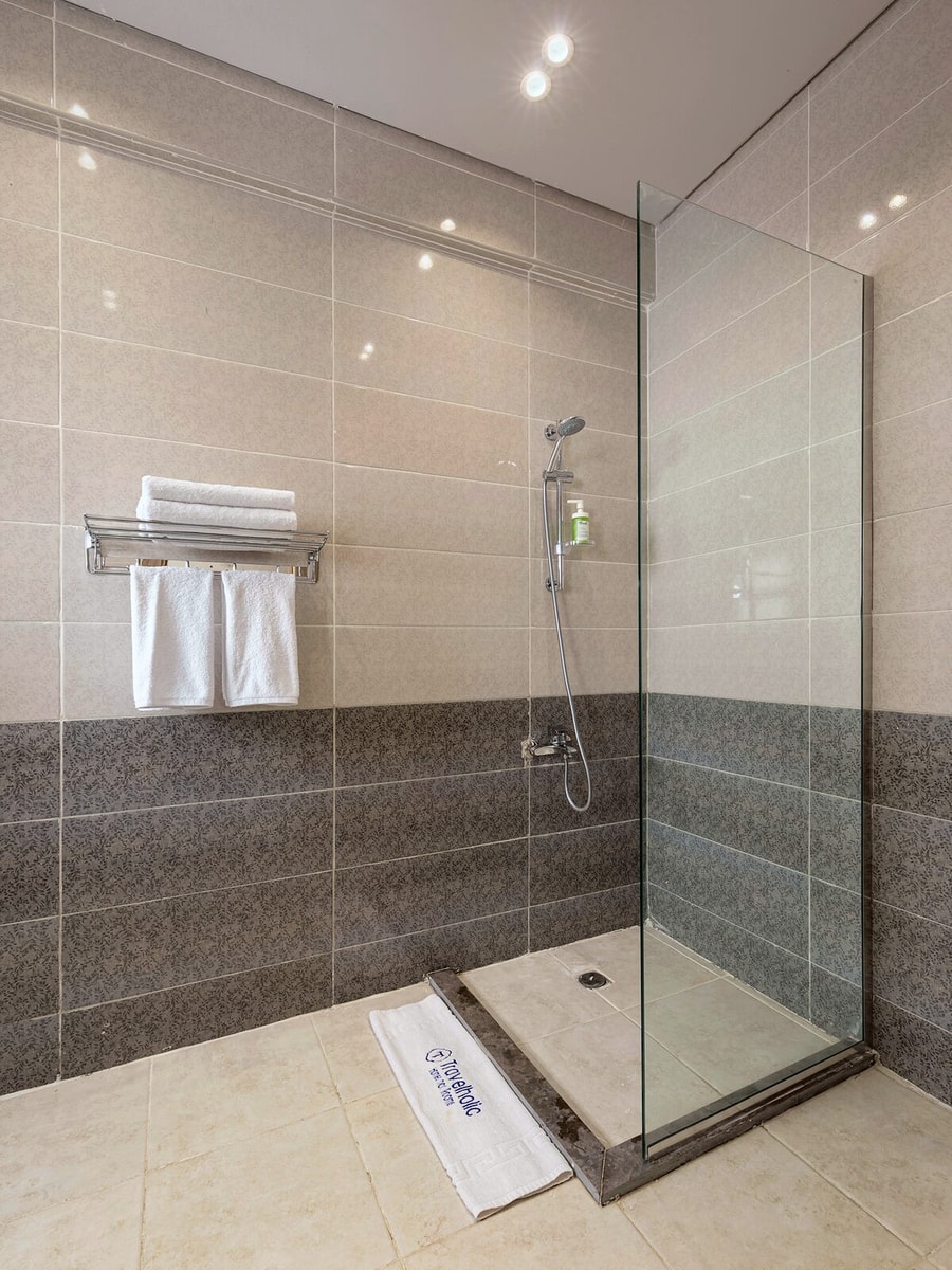 Boho Garden 2BR Apartment on 90th Street — photo 13 of 17