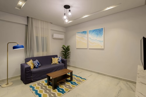 Blue&White 2BR Apt,New Cairo by Travelholic