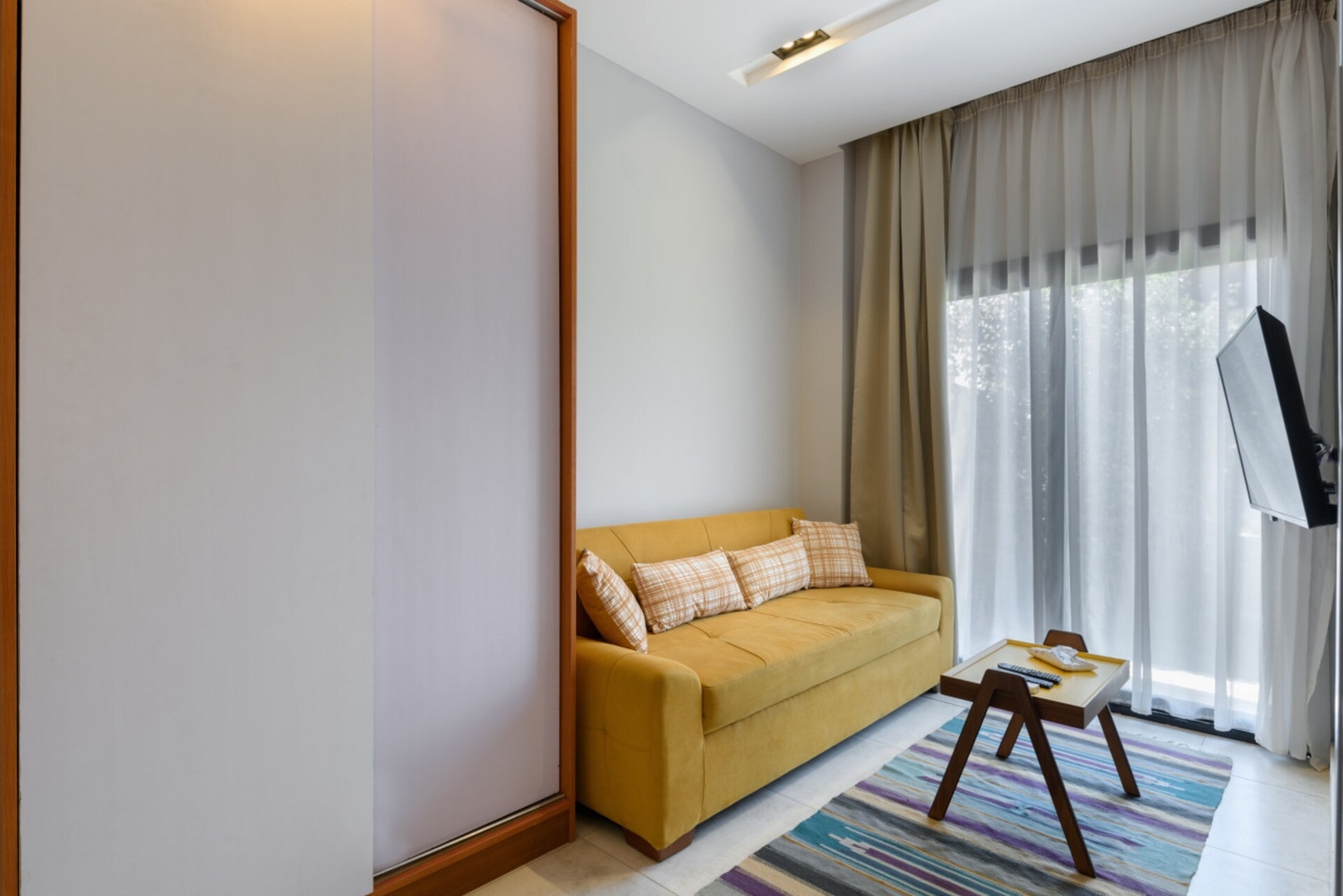 Travelholic home