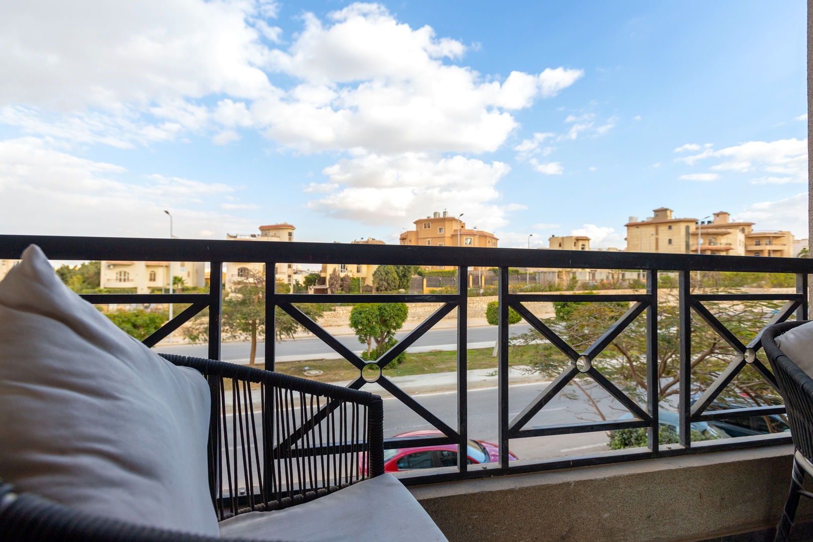Sunlit 2BR Apt for 5, 3 Baths, near AUC Cairo — photo 12 of 15