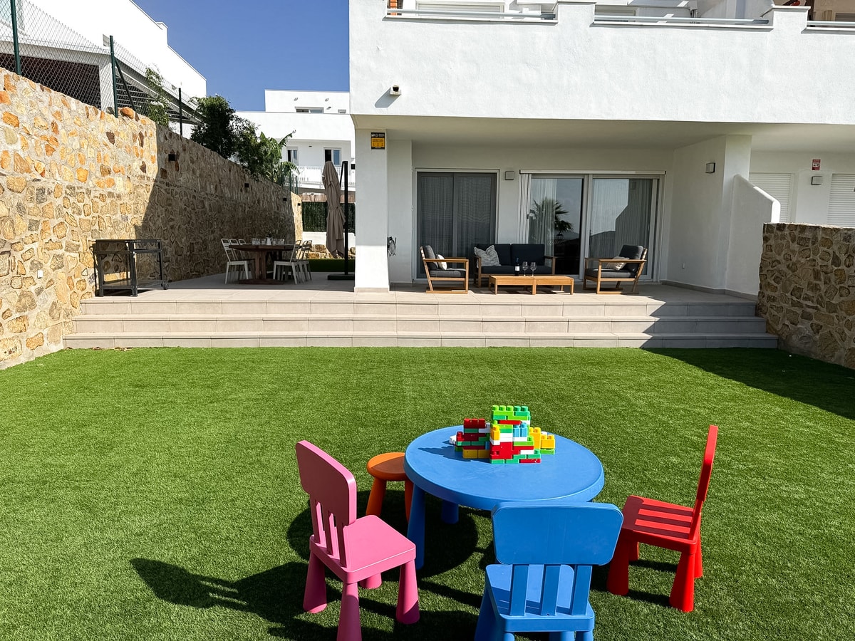 Atardeceres de Ponie · Atardeceres de Poniente - Jardín con vistas al mar Apartamentos Angar