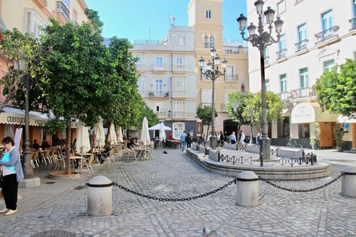  28 Apartamentos Angar