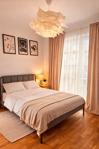 Modern Apartment | Metro Front | Netflix | Balcony