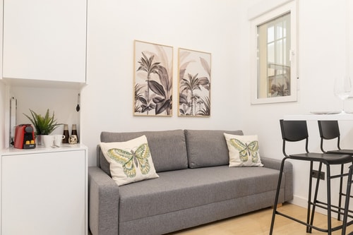 Malasaña Apartment · 1 bedroom with A/C Only Charming