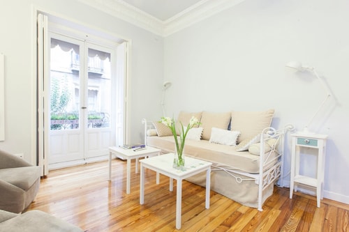 Gran Vía Cosmos · 3 bedrooms, 3 bathrooms and A/C Only Charming