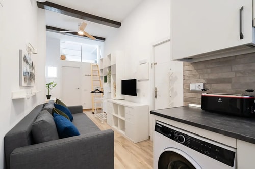 San Isidro I · Studio with A/C Only Charming