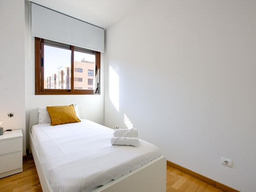 Madrid Airport III · 2 bedrooms, pool and parking · photo 5 · Only Charming, Madrid