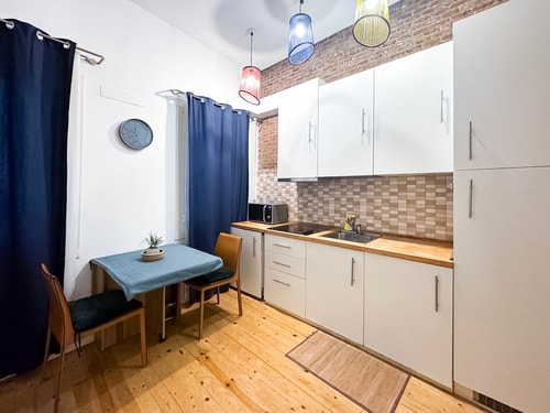 Madrid Embajadores · 1 dormitorio con A/A · foto 3 · Only Charming, Madrid