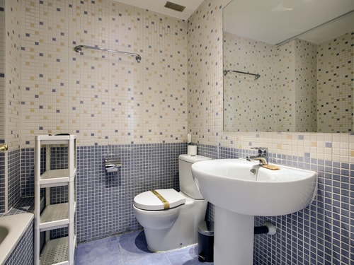 Madrid Airport II · 2 bedrooms, pool, gym and A/C · photo 16 · Only Charming, Madrid