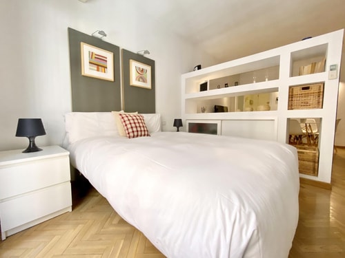 Cozy Malasaña · Estudio con balcón y A/A · foto 5 · Only Charming, Madrid