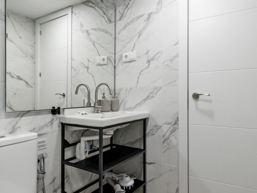 Villaverde IV · Estudio con patio y A/A · foto 9 · Only Charming, Madrid