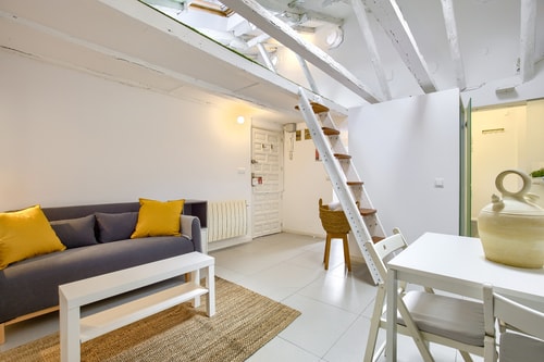 Latina Center · Estudio con A/A · foto 2 · Only Charming, Madrid