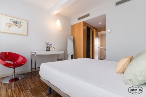 Chueca Apartment 1 · 2 dormitorios, 2 baños y A/A · foto 14 · Only Charming, Madrid