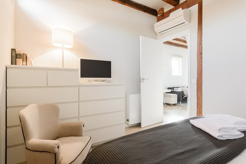 Reina Sofía II · 1 dormitorio con A/A · foto 13 · Only Charming, Madrid