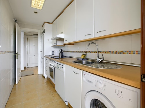 Madrid Airport II · 2 bedrooms, pool, gym and A/C · photo 10 · Only Charming, Madrid