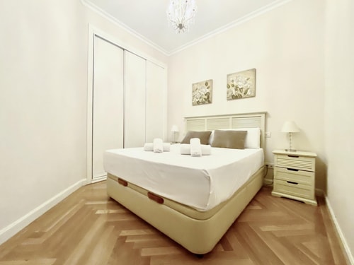Gran Vía VI · 1 dormitorio con A/A · foto 5 · Only Charming, Madrid