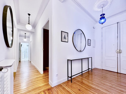 Alfonso XII · Luminoso, 4 dormitorios y 3 baños · foto 43 · Only Charming, Madrid
