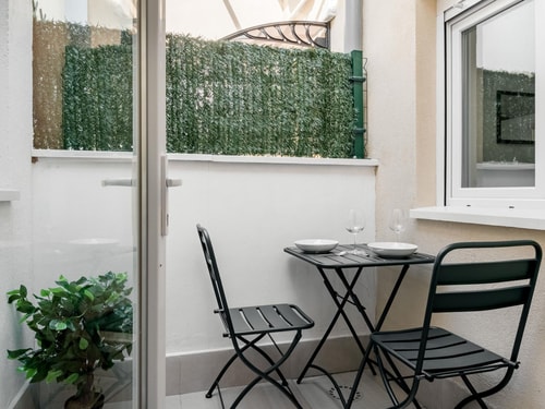 Villaverde IV · Estudio con patio y A/A · foto 10 · Only Charming, Madrid