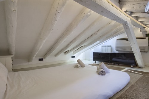 Sol Attic · 1 dormitorio con A/A · foto 8 · Only Charming, Madrid