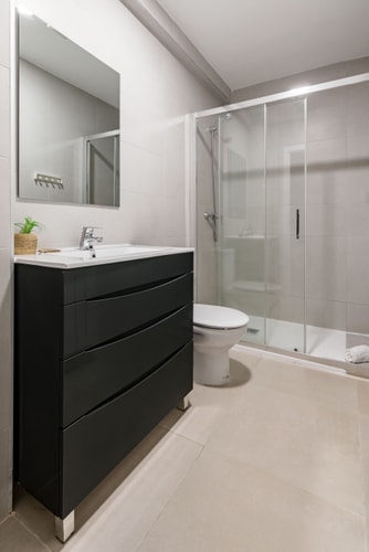 Avenida de América Residence · 5 dormitorios y A/A · foto 2 · Only Charming, Madrid