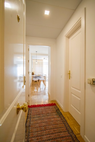 Puerta de Atocha · Estudio con piscina y patio · foto 32 · Only Charming, Madrid