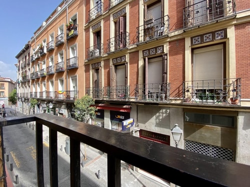 Cozy Malasaña · Estudio con balcón y A/A · foto 18 · Only Charming, Madrid