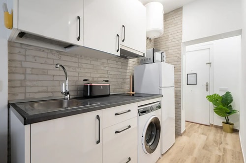 San Isidro II · 1 dormitorio con patio y A/A · foto 15 · Only Charming, Madrid