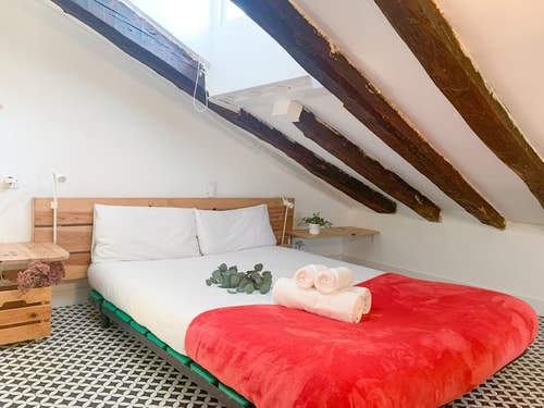 Gran Vía Attic I · 1 dormitorio con A/A · foto 18 · Only Charming, Madrid