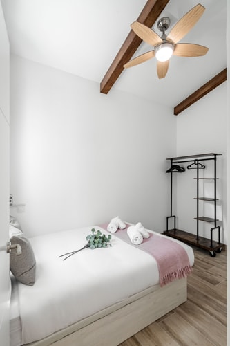 Villaverde VII · 1 dormitorio con patio y A/A · foto 8 · Only Charming, Madrid